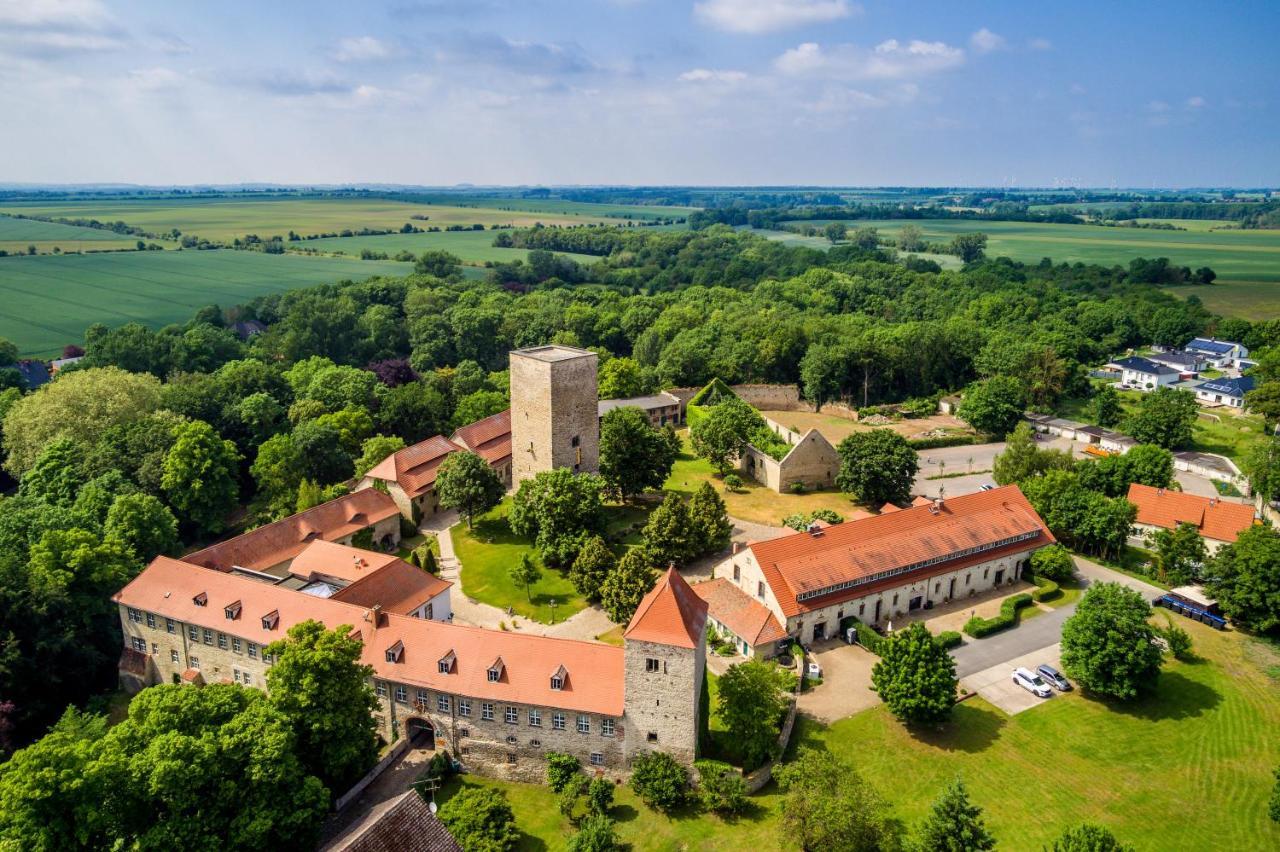 Hotel Burg Wanzleben Bagian luar foto