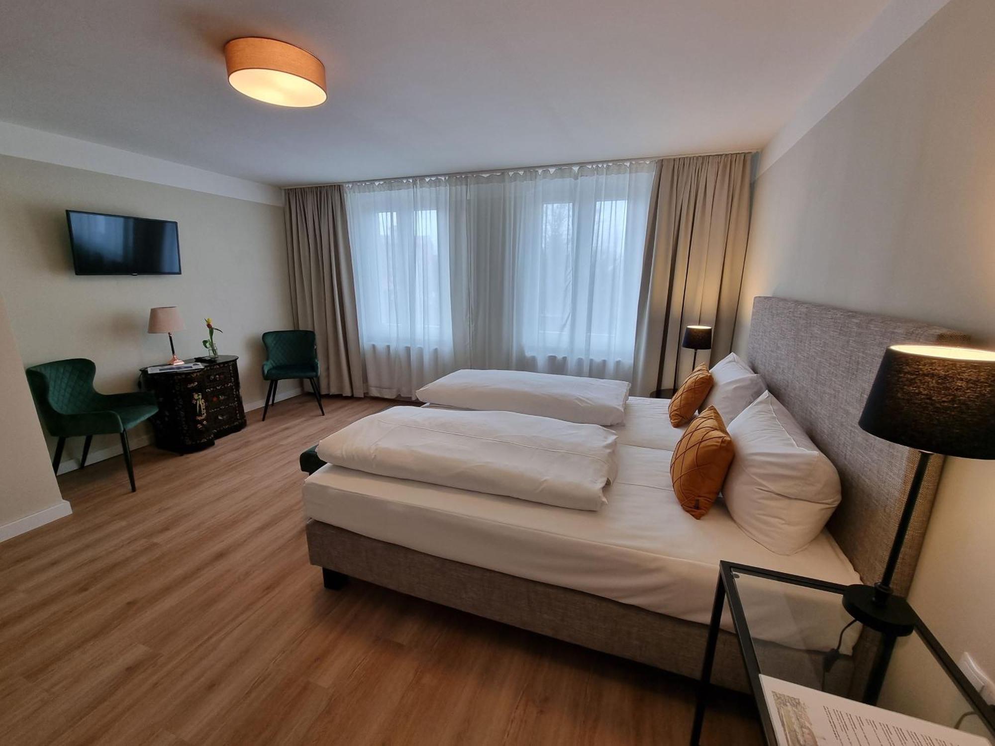 Hotel Burg Wanzleben Bagian luar foto