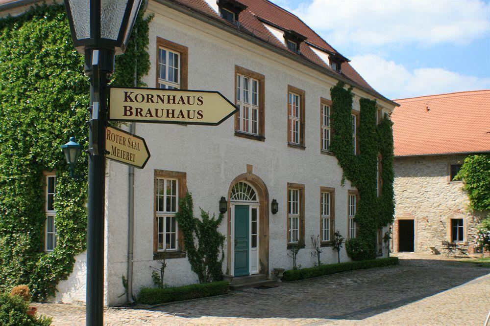 Hotel Burg Wanzleben Bagian luar foto