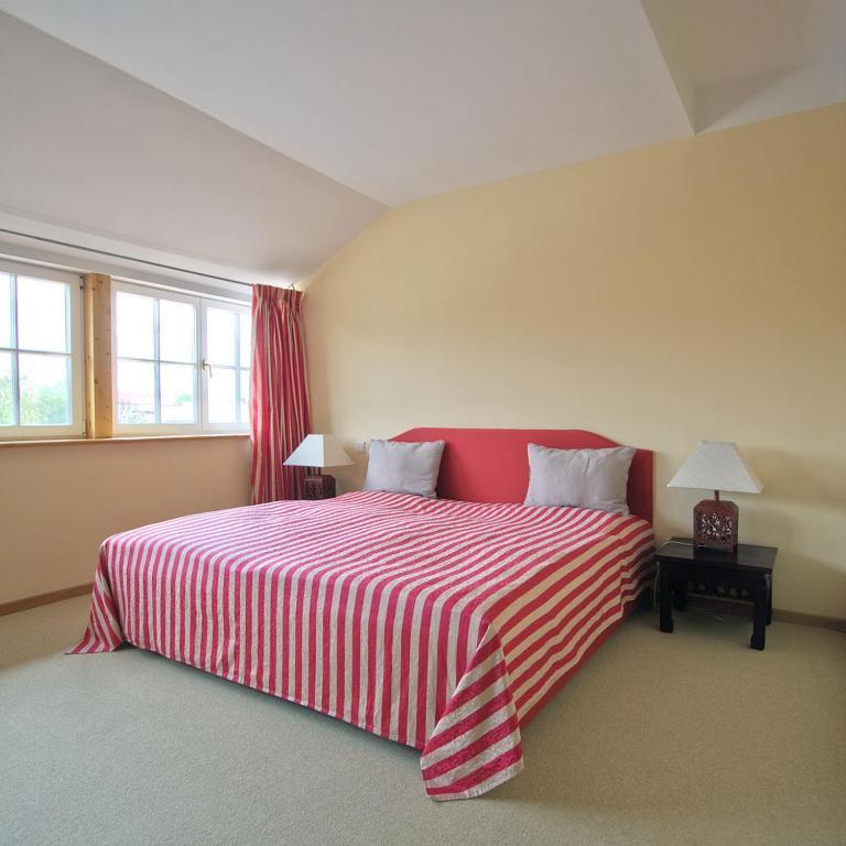 Hotel Burg Wanzleben Ruang foto