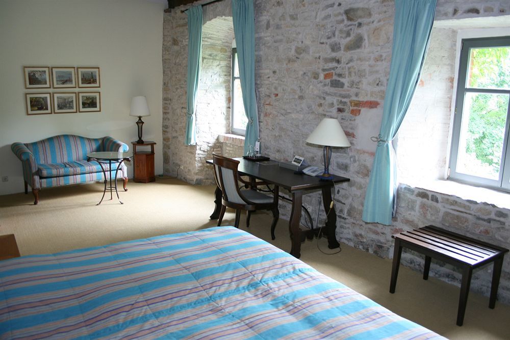 Hotel Burg Wanzleben Bagian luar foto